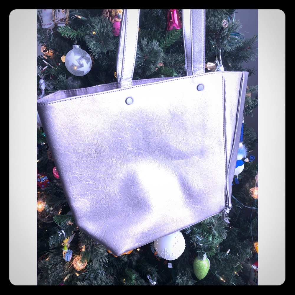 Travel Bag Bundle! Neimans Tote & Travel Wristlet